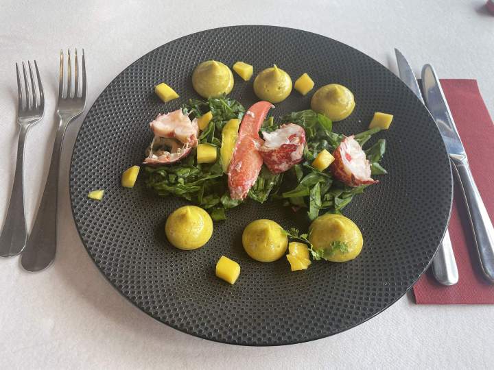 Assiette de salade de homard Condé-sur-Vesgre